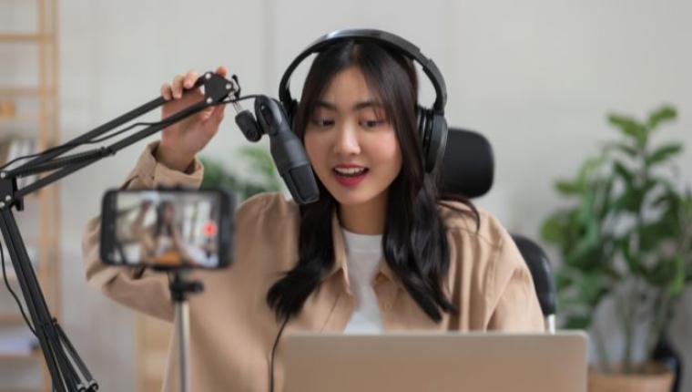 Best Podcasts for Learning and Entertainment