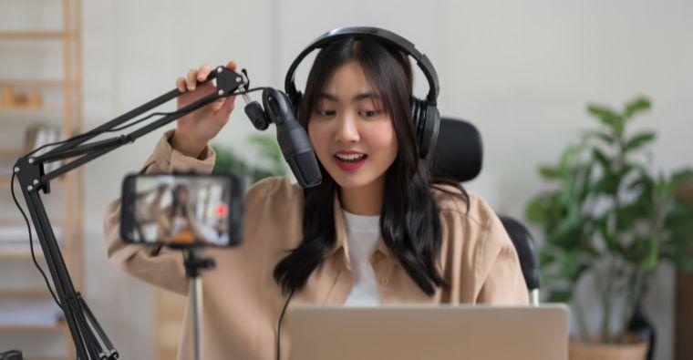 Best Podcasts for Learning and Entertainment