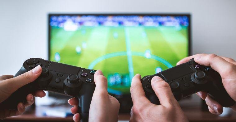 How Mobile Games Are Influencing Traditional Gaming Consoles