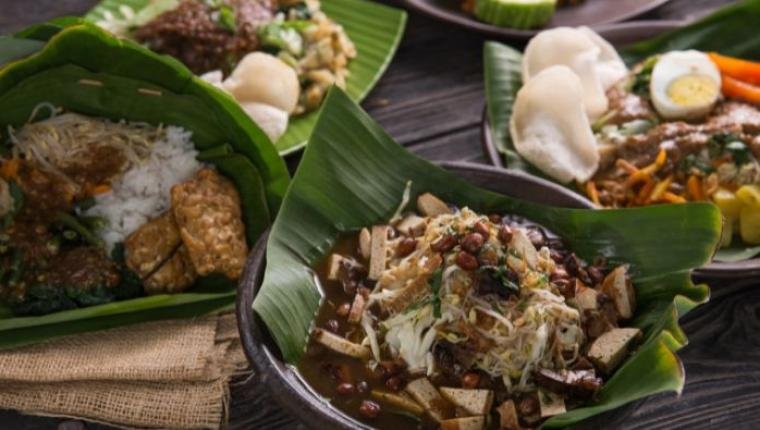 A Culinary Journey Through Thai Food: A Symphony of Flavors