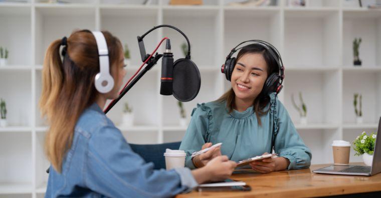 Navigating Podcast Analytics: Understanding Your Audience